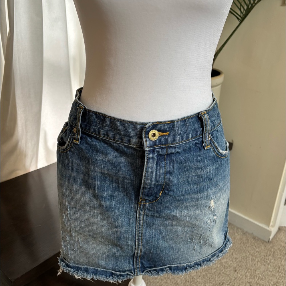 Old Navy Denim Distessed Mini Pencil Skirt. Size 10